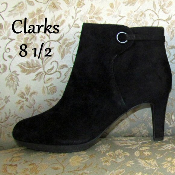 BLACK ANKLE BOOTS, CLARKS NWOT 8.5 8 1/2 SUEDE, INSIDE ZIPPERS, 3 1/4" HEELS - Picture 9 of 10